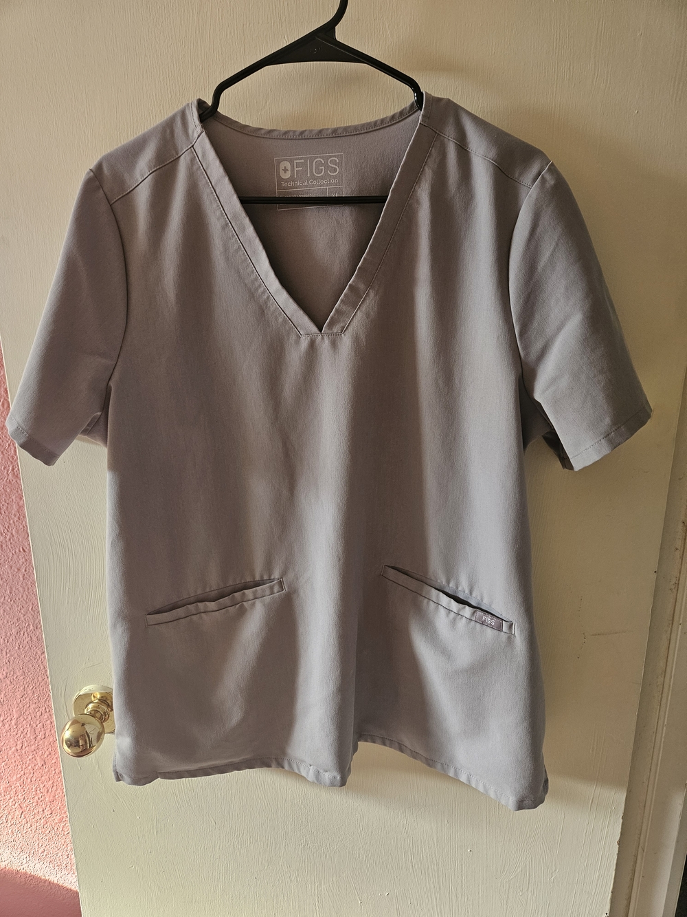 Figs Casma Top in Cement XL. Good condition